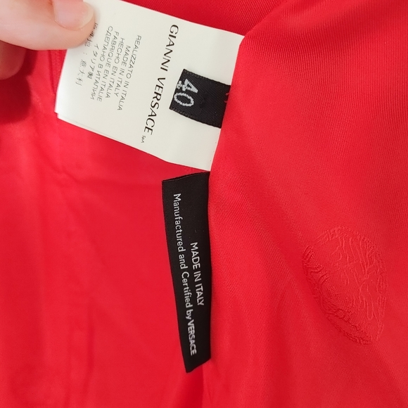 Versace Red Pencil Skirt sz Italian 40 : US 4/6 with Button Detail & Logo Lining - Picture 5 of 8
